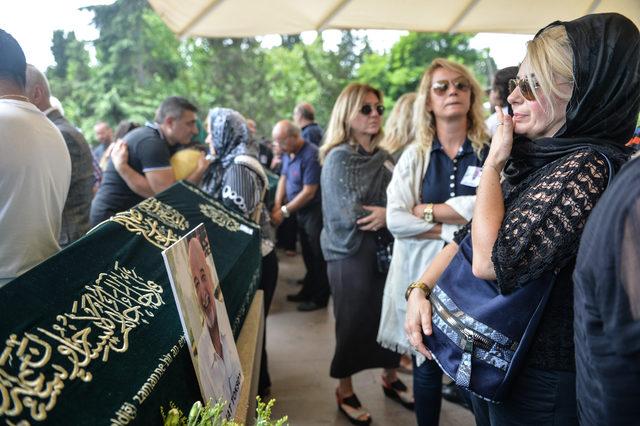 Mavi Işıklar'ın solisti Nejat Toksoy son yolculuğuna uğurlandı