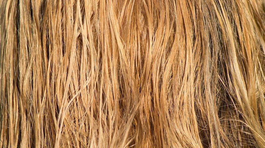 Yatmadan önce duş almak güzel ama, asla ıslak saçla yatağa girmeyin 