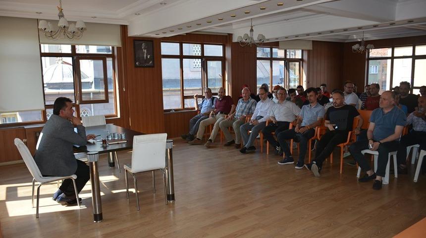 Başkan Şahin, esnaflarla istişare toplantısı d&uuml;zenledi