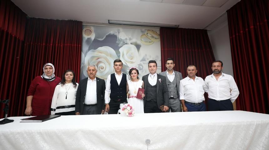 Mehmetçik’ten nikahı kıyılan ablasına sürpriz