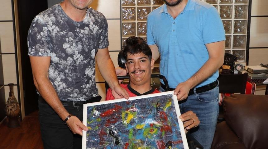 Engelli sporcudan İrfan Buz&rsquo;a resim