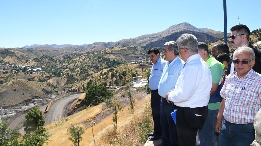 Vali Pekmez, Ko&ccedil;ali Baraj inşaatını inceledi