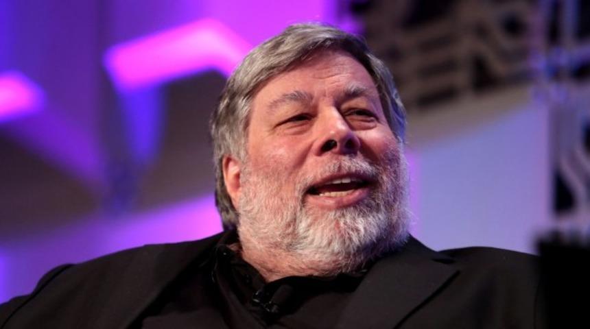 Steve Wozniak herkesin Facebook hesabını silmesi konusunda uyardı