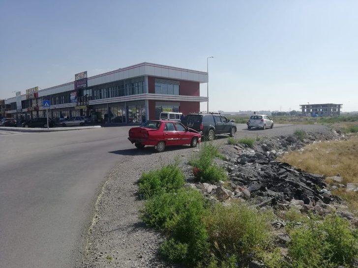 4 aracın karıştığı zincirleme trafik kazasında 1 kişi yaralandı G2