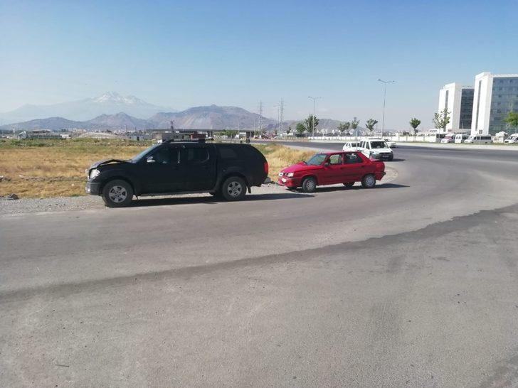 4 aracın karıştığı zincirleme trafik kazasında 1 kişi yaralandı G4