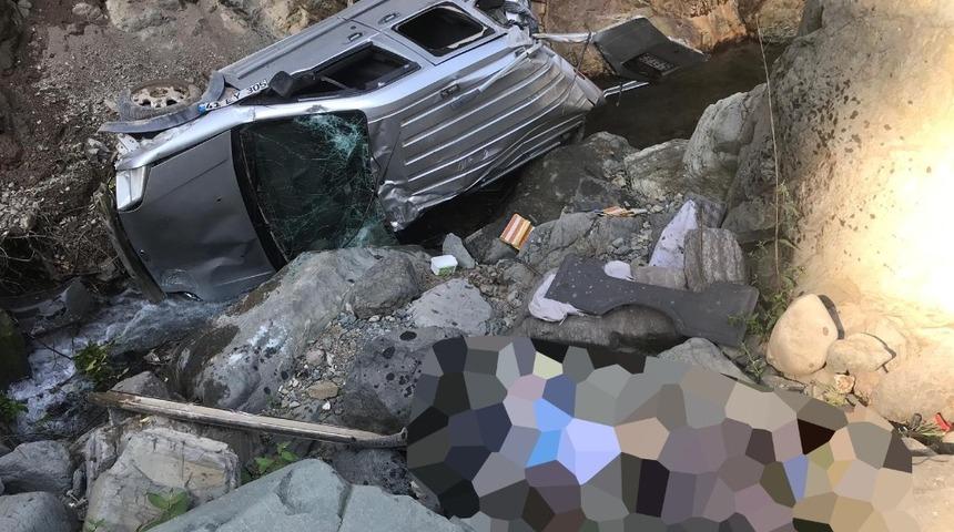 G&uuml;m&uuml;şhane&rsquo;de ara&ccedil; dereye u&ccedil;tu: 1 &ouml;l&uuml;