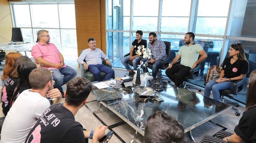 Bayraklı’nın halk oyunları dereceye alıştı