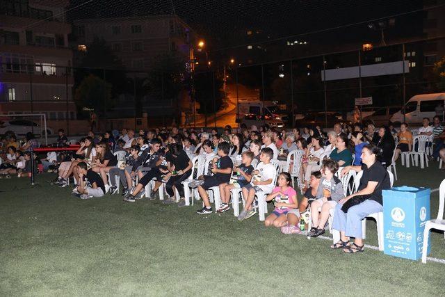 Mudanya&rsquo;da a&ccedil;ık havada sinema keyfi başladı 1