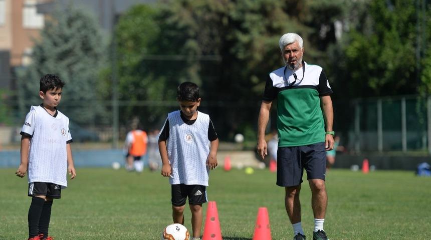 Geleceğin yıldızları Muratpaşa’da yetişiyor