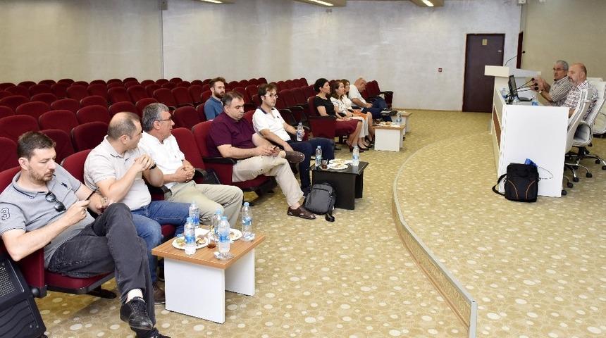 T&uuml;rkiye ve &Ccedil;in&rsquo;deki &rsquo;B&uuml;y&uuml;kşehir sistemi&rsquo; karşılaştırıldı