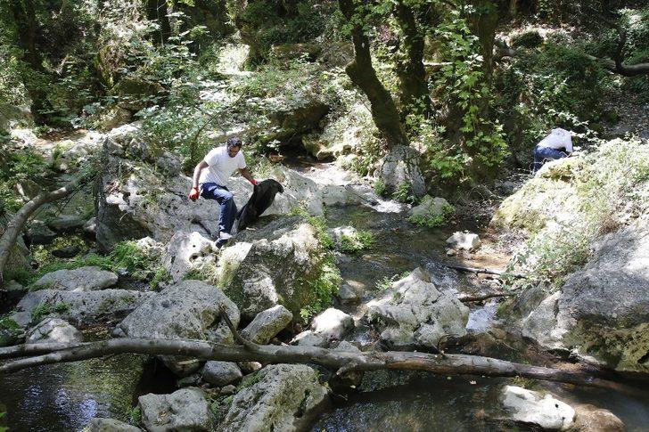 Kiremit Oluk Kanyonunda çöp temizliği G4