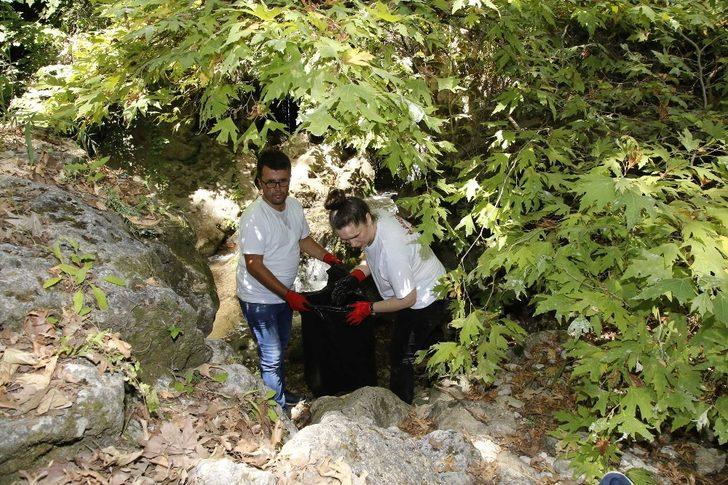 Kiremit Oluk Kanyonunda çöp temizliği G5