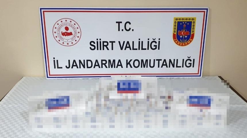 Siirt&rsquo;te minib&uuml;s&uuml;n bagaj kısmına gizlenmiş ka&ccedil;ak sigara ele ge&ccedil;irildi