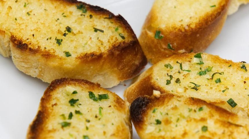 Sarımsaklı ekmek nasıl yapılır?