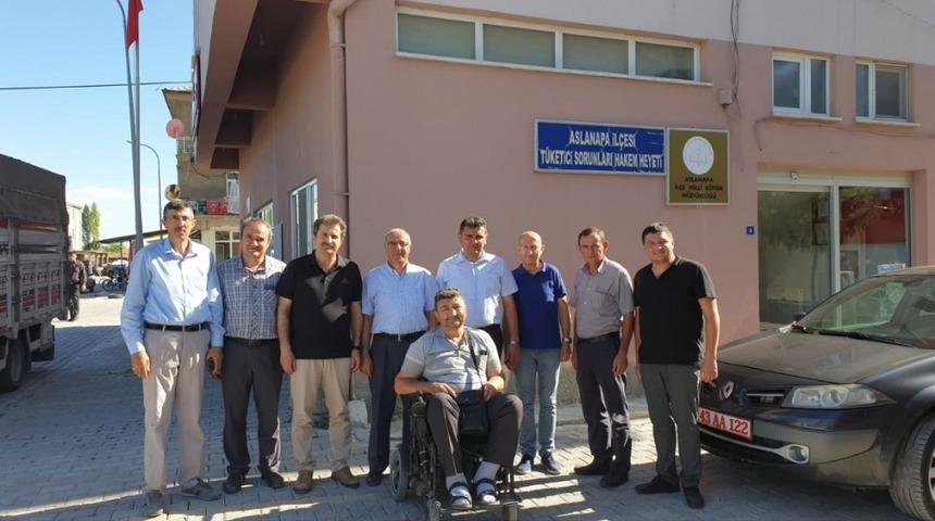 13 yıldır engel tanımayan M&uuml;d&uuml;r Aslanapa&rsquo;ya veda etti