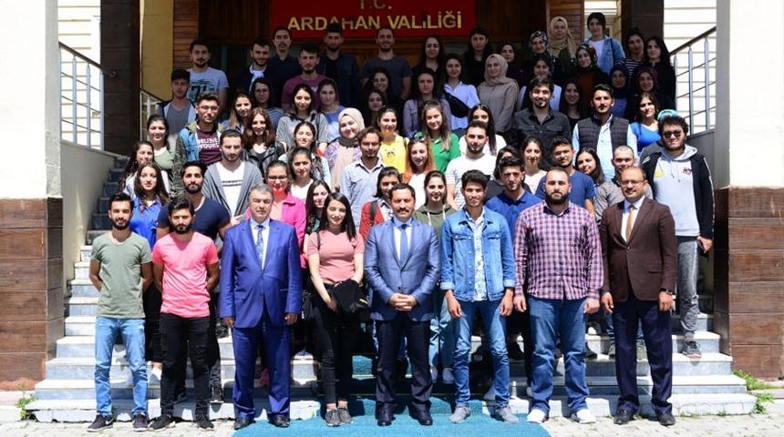 Vali Mustafa Masatlı, İŞKUR&rsquo;un &uuml;niversite &ouml;ğrencilerine y&ouml;nelik sosyal destek programının tanıtım toplantısına katıldı