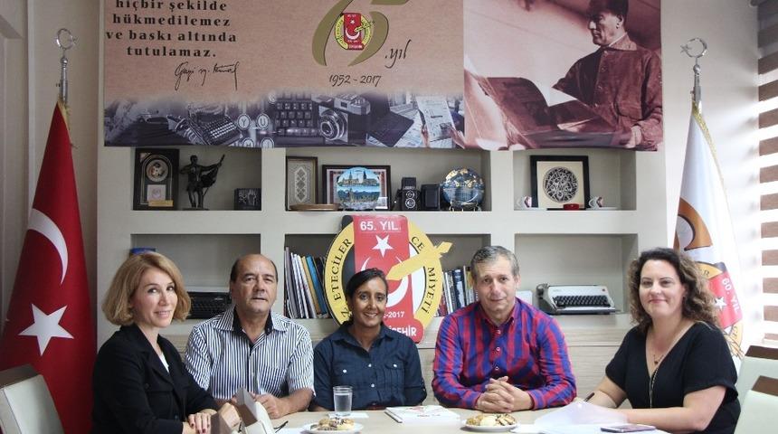 İngiliz Müsteşar Eskişehir’de gazetecilerle buluştu