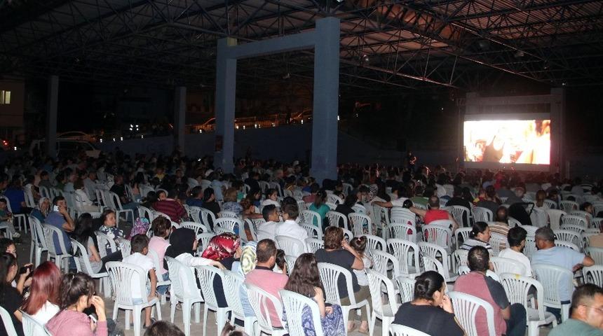 Sinema keyfi “Organize İşler”le başladı