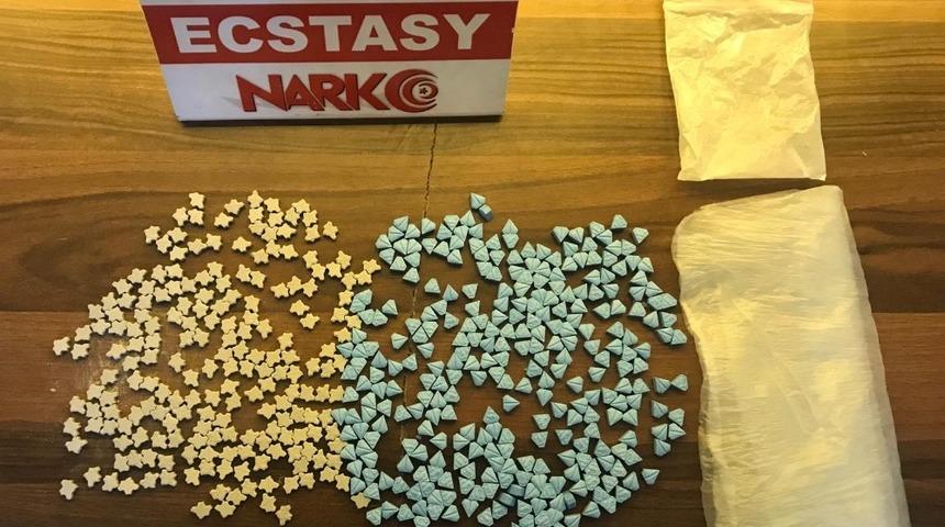 Antalya&rsquo;da uyuşturucu operasyonuna tutuklama