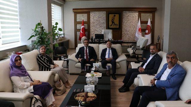 TBMM Dilekçe Komisyonu Başkanı Satır, Mersin Cumhuriyet Başsavcısı Ercan’ı ziyaret etti
