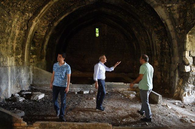 Tarsus’taki 700 yıllık kervansaraylar restore edilip turizme kazandırılacak
