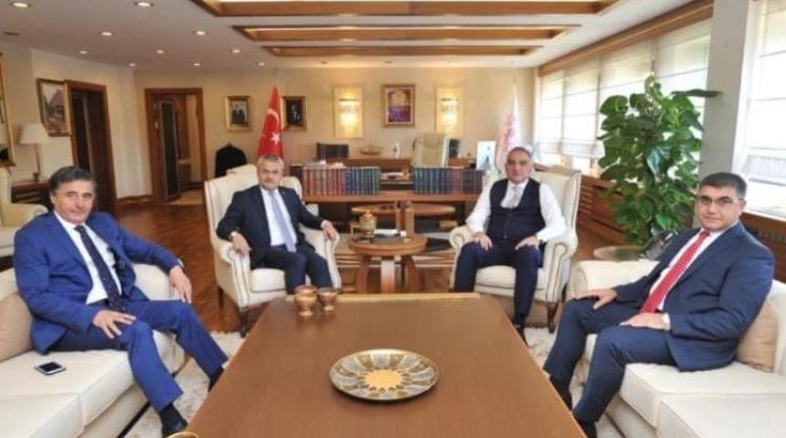 Vali Gürel ve milletvekilleri Bakan Ersoy’u kent turizmi hakkında bilgilendirdi