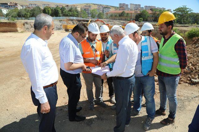 Battalgazi Devlet Hastanesi’nin temel kazı çalışmaları sürüyor