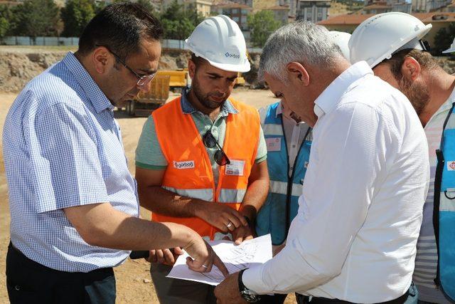 Battalgazi Devlet Hastanesi’nin temel kazı çalışmaları sürüyor