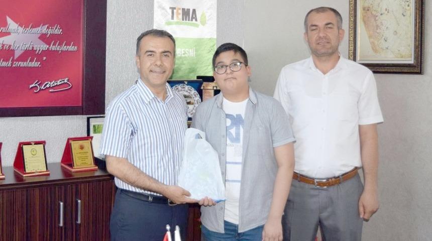 LGS&rsquo;de dereceye giren &ouml;ğrenciler &ouml;d&uuml;llendirildi