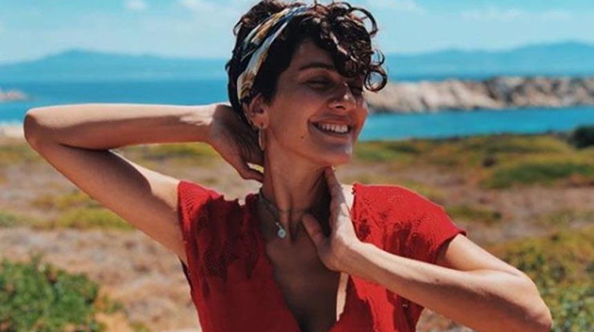 Berg&uuml;zar Korel'den tatil pozu! 