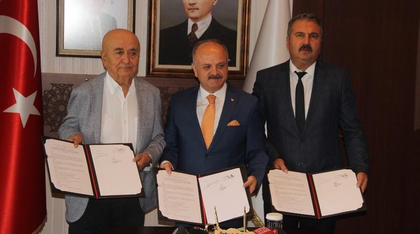 Fethi Yılmaz Sezer Yaşlı Bakım ve Rehabilitasyon Merkezi Protokol&uuml; imzalandı