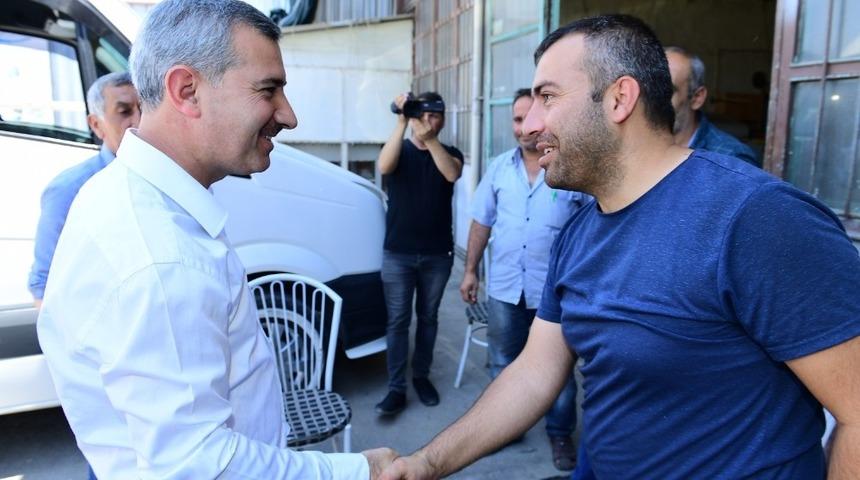 Başkan &Ccedil;ınar, esnafları ziyaret ederek sorunları dinledi