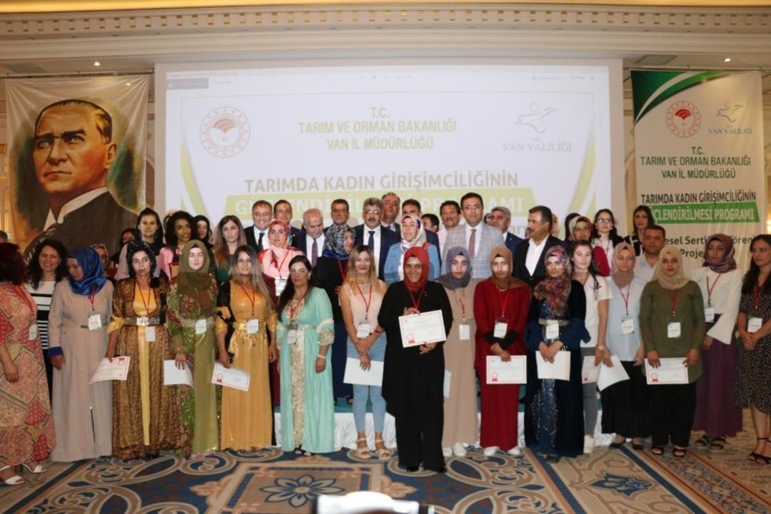 Proje &uuml;reten kadın girişimciler &ouml;d&uuml;l aldı