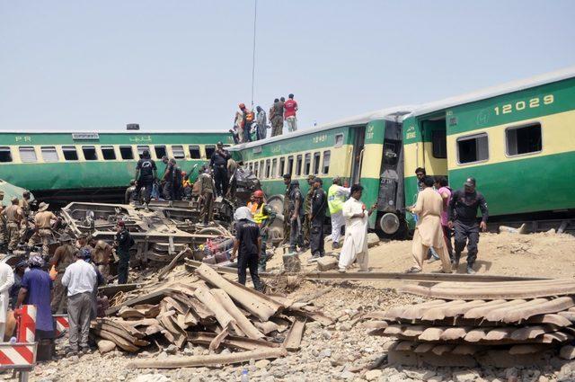 Pakistan’daki tren kazasında ölü sayısı 21’e yükseldi