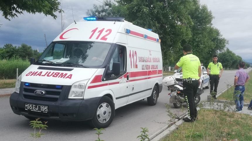 Bankete çarpan motosiklet sürücüsü yaralandı