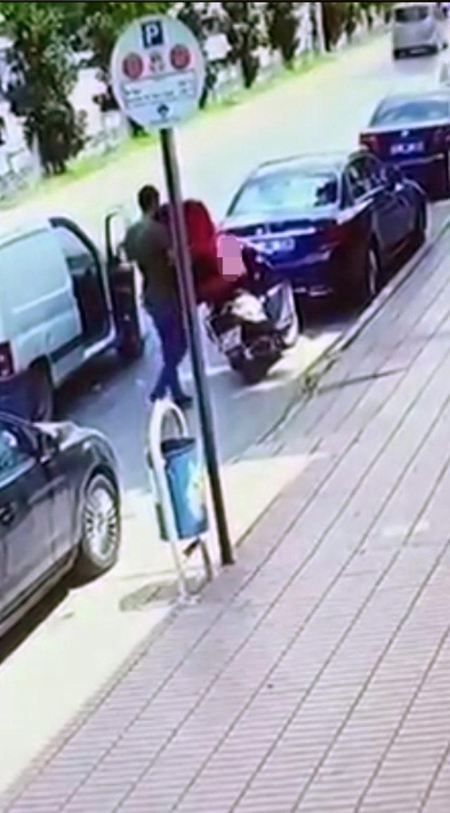 Kuryenin motosikletinden sipariş yemekleri çaldı