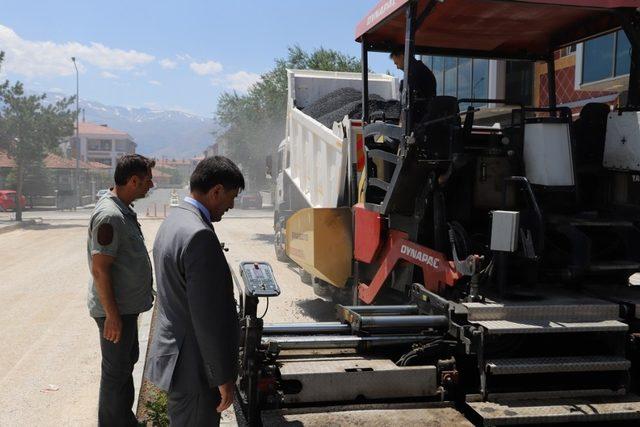 Erzincan Belediyesi asfalt çalışmalarına hız verdi