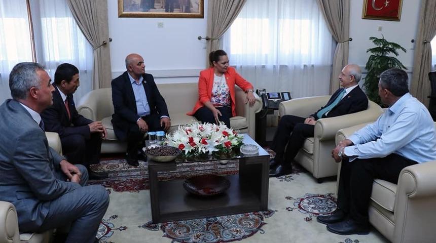 CHP&rsquo;li Belediye Başkanları Kılı&ccedil;daroğlu&rsquo;nu ziyaret etti