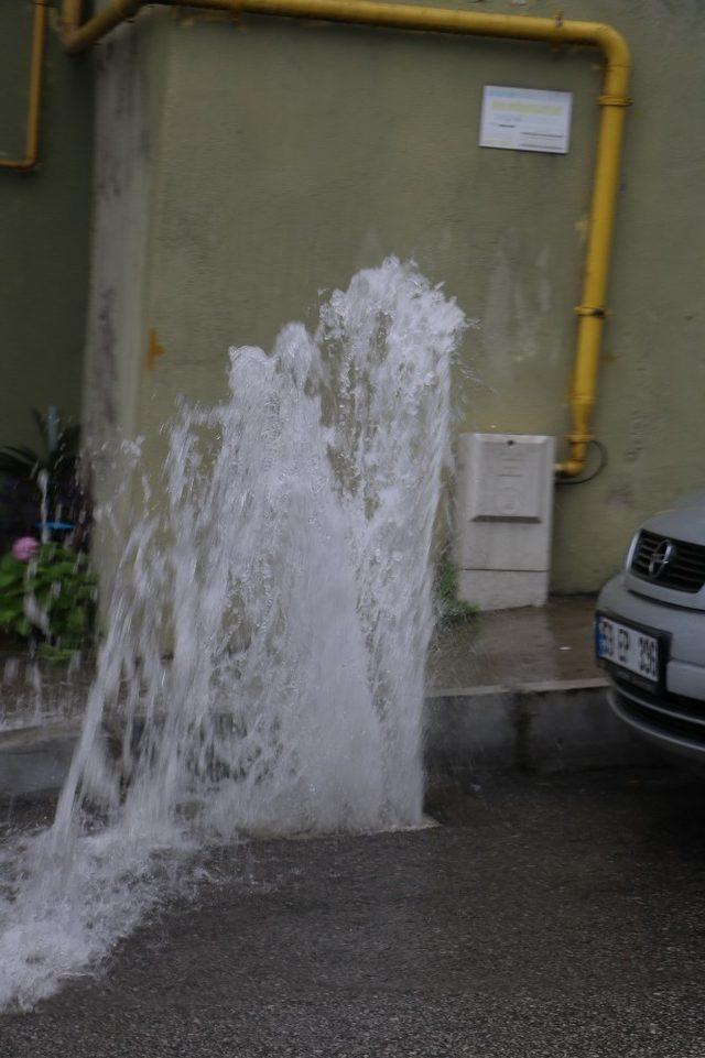 Zonguldak’ta şiddetli yağmur yolları göle çevirdi