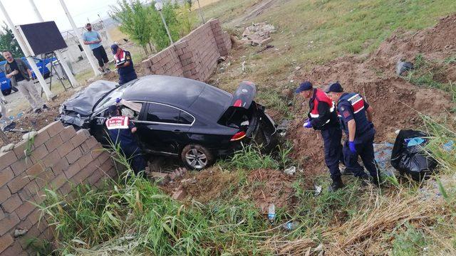 Çorum'da fırtına çatıları uçurdu, yön tabelalarını devirdi: 1 ölü (2)