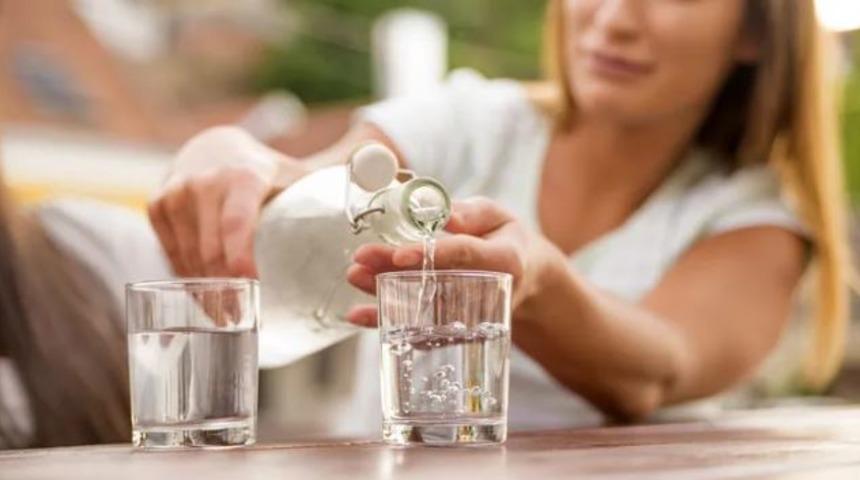 "Çok su içmeyen bol meyve sebze tüketsin"