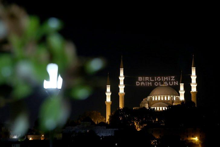 15 Temmuz için mahyalar ışıklandırıldı G2