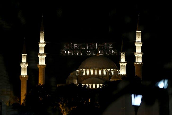 15 Temmuz için mahyalar ışıklandırıldı G4