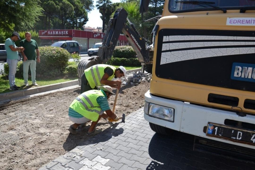 Edremit&rsquo;te &ccedil;alışmalar d&ouml;rt koldan s&uuml;r&uuml;yor