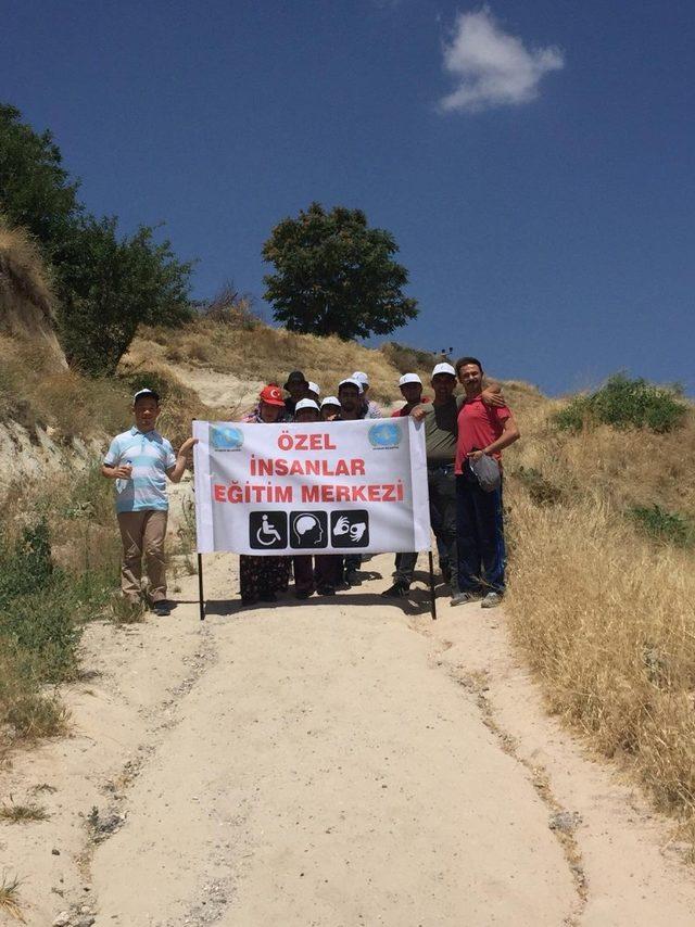 Özel İnsanlar için vadi yürüyüşü düzenlendi