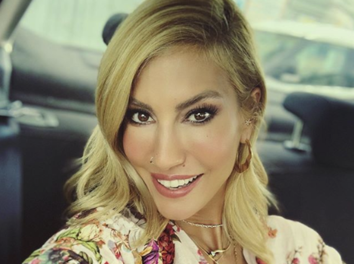 &Ccedil;ağla Şıkel'den 'aşk' a&ccedil;ıklaması 