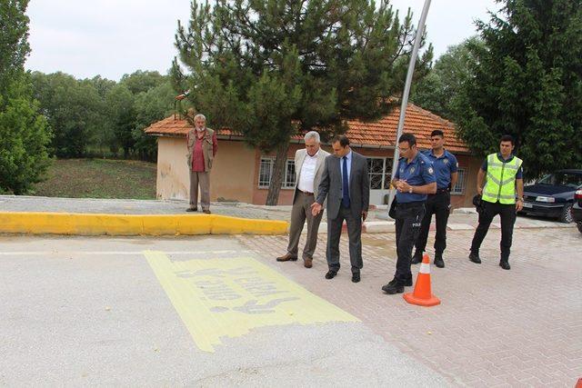 Dumlupınar’da yeni yaya geçitleri çizildi