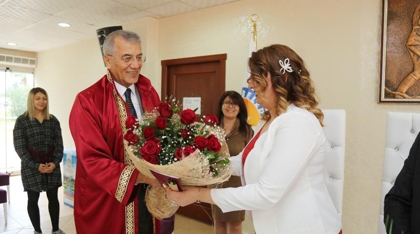 Mezitli&rsquo;de evlenen &ccedil;iftlerde yoğun artış