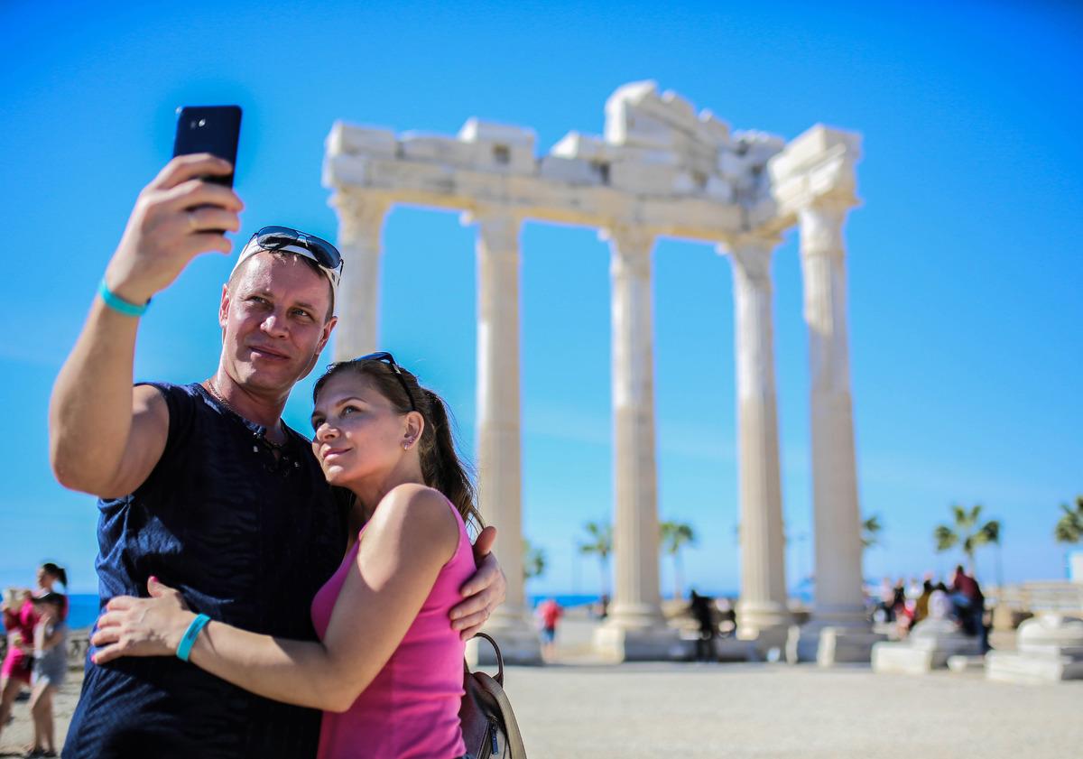 Bakın Antalya'ya en &ccedil;ok hangi &uuml;lkenin turistleri gelmiş