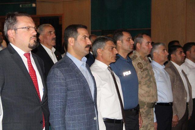 Tatvan’da ‘15 Temmuz Şehitleri ve Demokrasi Zaferi’ konulu konferans
